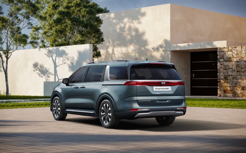Kia Carnival: Обновленный минивэн с современными функциями для семьи